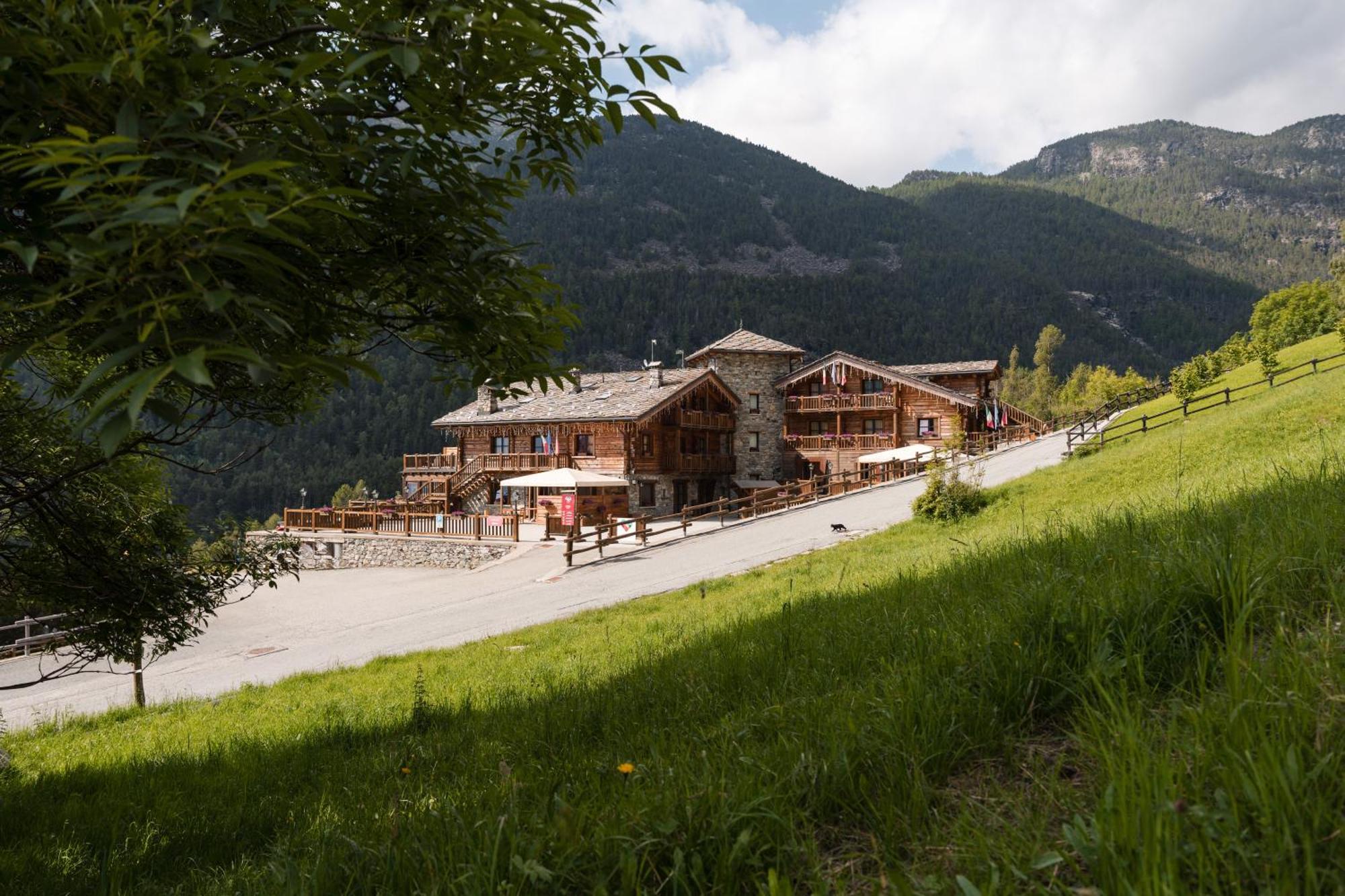 Hotel Silou Retreat Champdepraz Zewnętrze zdjęcie